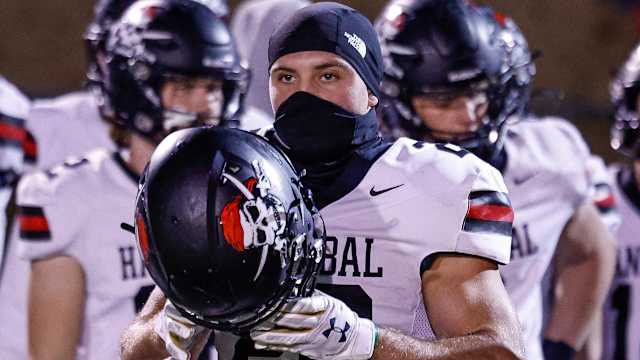 Hannibal senior running back Aneyas Williams